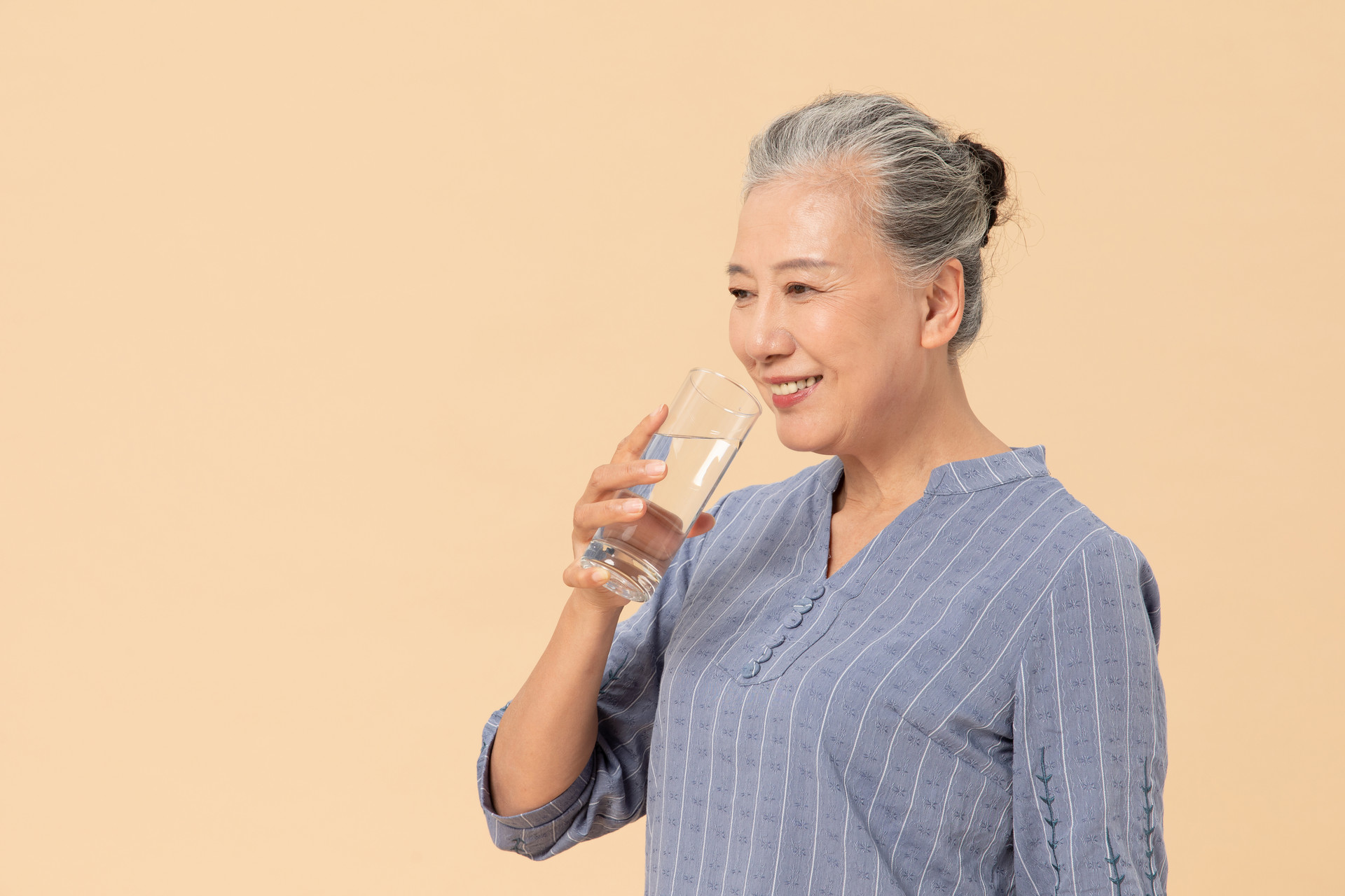飲還原水可以延緩衰老,達到更好補水效果